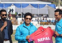 नेपालमा क्रिकेट मैदानमा सचिन