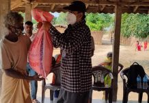 पत्रकार मिश्राद्धारा बिपन्न परिवारलाइ सहयाेग