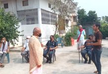 संकटको वेला विपन्नलाई राजनको राहत
