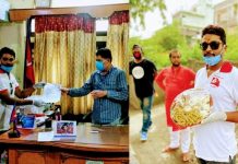प्रशासन कार्यालय पर्सा मार्फत सम्मानिय प्रधानमन्त्रीलाई उपहार ।
