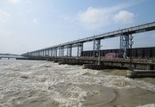 सप्तकोसी नदीमा पानीको बहाव बढ्दो, ४६ ढोका खोलिए