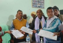 मांग गरिएको ठाँउमा अस्पताल निर्माण नभए आन्दोलनमा जाने भन्दै स्थानीय द्वारा नगरप्रमुख लाई ज्ञापन पत्र।