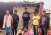 एकै परिवारको दुई अपाङ्ग सन्तान, विपन्नलाई खाद्यान्न सहयोग प्रदान