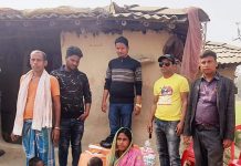 एकै परिवारको दुई अपाङ्ग सन्तान, विपन्नलाई खाद्यान्न सहयोग प्रदान