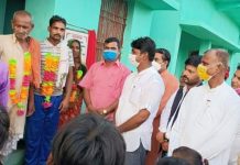 छाप्रो बनाएर गुजारा चलाउदै आएका परिवारलाई गाउँपालिका अध्यक्ष साहले पक्कि घर बनाए