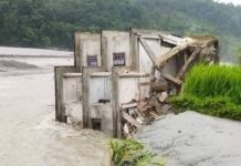 बाढीले ३ तले घर बगायो