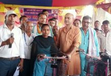 प्रदेश संसद रामकिशोर यादवद्वारा ८८ छात्राहरूलाई साईकिल बितरण