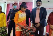 रौतहटबाट पहिलो पटक राष्ट्रिय क्रिकेट प्रतियोगितामा सहभागी भएका दुई खेलाडीलाई खेल सामग्री र नगद सहित सम्मान