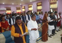 रौतहटका नवनिर्वाचित ६ पालिका प्रमुखले लिए सपथ