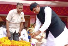 परोहाका मेयर वकिलले उपमेयर सहित नवनिर्वाचित जनप्रतिनिधिलाई गराए सपथग्रहण ।