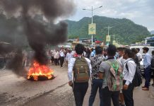 पेट्रोलियम पदार्थमा मूल्यवृद्धिको विरोधमा बुटवलमा प्रदर्शन