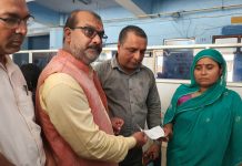 गौर नगरपालिकाका नगर प्रमुख साहले नेपाल पत्रकार महासंघ रौतहटको माध्यमले ५१ हजार नगद हस्तान्तरण