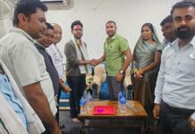 कटहरिया नगरपालिकामा प्राथमिक स्वास्थ्य केन्द्रमा एमडी डाक्टर चौधरी हाजिर