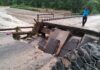 बाढीले सडक बगाउँदा पूर्वपश्चिम राजमार्ग अवरुद्ध
