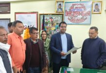 नगरपालिकाद्धारा प्रमुख जिल्ला अधिकारीलाई ज्ञापन पत्र