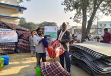परोहा नगरपालिकामा बाढीपीडित परिवारलाई सहायता वितरण
