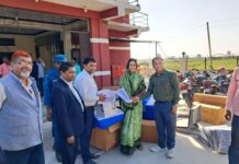 इशनाथ नगरपालिकाले स्वास्थ्य सामग्री हस्तान्तरण